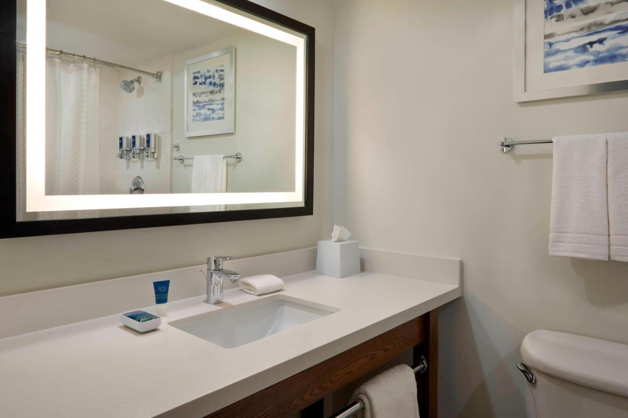 Four Points By Sheraton Toronto Airport Миссиссага Экстерьер фото